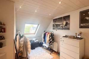 Zweifamilienhaus mit vielen Möglichkeiten – Die vollständige Adresse der Immobilie erhältst du vom Anbieter., 41470 Rosellen, Neuss – Vorschaubild 12