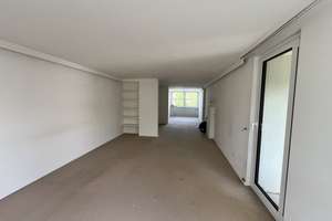 Großzügige 4-Zimmer-Wohnung mit Balkon und viel Gestaltungspotenzial in Bogenhausen – Elektrastrasse 34, 81925 Parkstadt, München – Vorschaubild 2