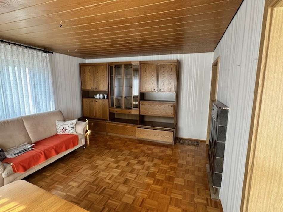 Wohnzimmer mit Parkett