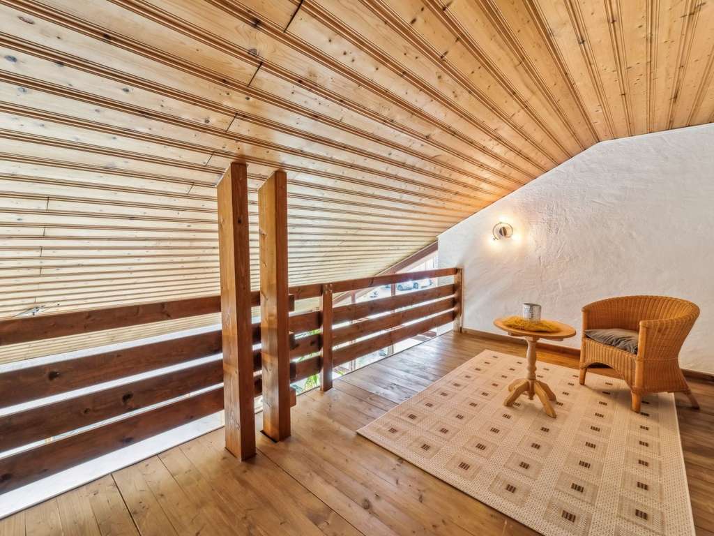 Immobilie in Winhöring - Einfamilienhaus mit vielseitiger Nutzungsmöglichkeit in Winhöring - Bild 2