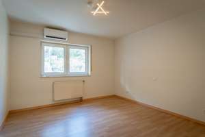 Koblenz - Moderne und gemütlich ausgestattete Wohnung, Bahnhofsnähe mit Blick ins Grüne und über die – Die vollständige Adresse der Immobilie erhältst du vom Anbieter., 56073 Süd, Koblenz – Vorschaubild 9