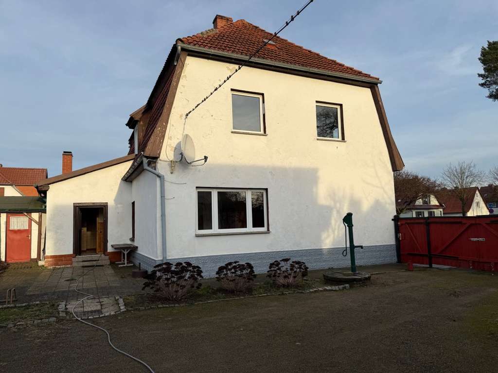 Immobilie in Dargun - Stadthaus mit zwei WE und kleinem Wohnhaus und Entwicklungspotenzial auf großem Grundstück - Bild 2