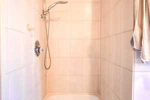 *** Geräumiges Haus in wunderbarer Sackgassenlage *** 
zentrumsnah, innovativ erbaut, toller Garten – Leer (Kreis) – Vorschaubild 47