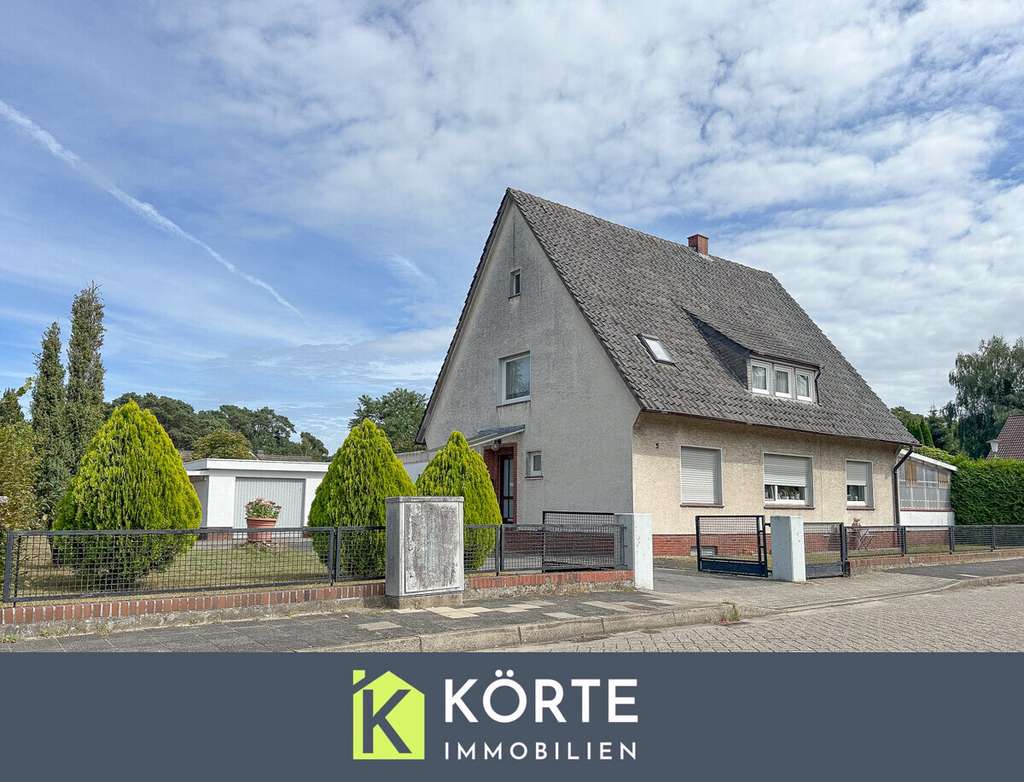 Immobilie in Lingen (Ems) - Lingen - Schepsdorf: Zweifamilienhaus mit Entwicklungspotenzial oder Neubebauung nach 34 BauGB - Bild 0