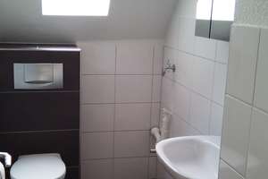 Gepflegte 2-Raum-DG-Wohnung mit Einbauküche in Remscheid – Nordstraße 41, 42853 Nordstadt, Remscheid – Vorschaubild 2