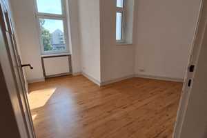  Architektur trifft Atmosphäre - Große 4-RW - mit Loggia und 2 neue Bäder – Kühleweinstr.  1, 39106 Magdeburg – Vorschaubild 2