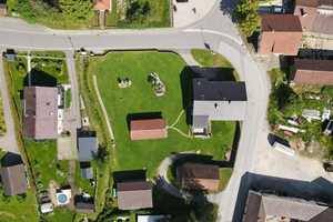 Gemütliches, teilsaniertes Zweifamilienhaus mit Traumgarten - BAULAND oder einfach VIEL PLATZ – Freyung-Grafenau (Kreis) – Vorschaubild 2