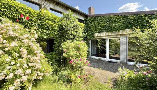 Bild von Individuelles & großzügiges Architektenreihenhaus mit schönem Garten in beliebter Lage