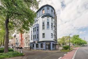 Value-Add Investment: Aufgeteiltes Wohn- & Geschäftshaus in zentraler Lage