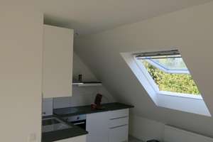 schöne Dachgeschosswohnung löffelfertig 1ZiKüB mit Einbauküche, voll möbliert – Mühlenbroicher Weg 143, 40472 Rath, Düsseldorf – Vorschaubild 19