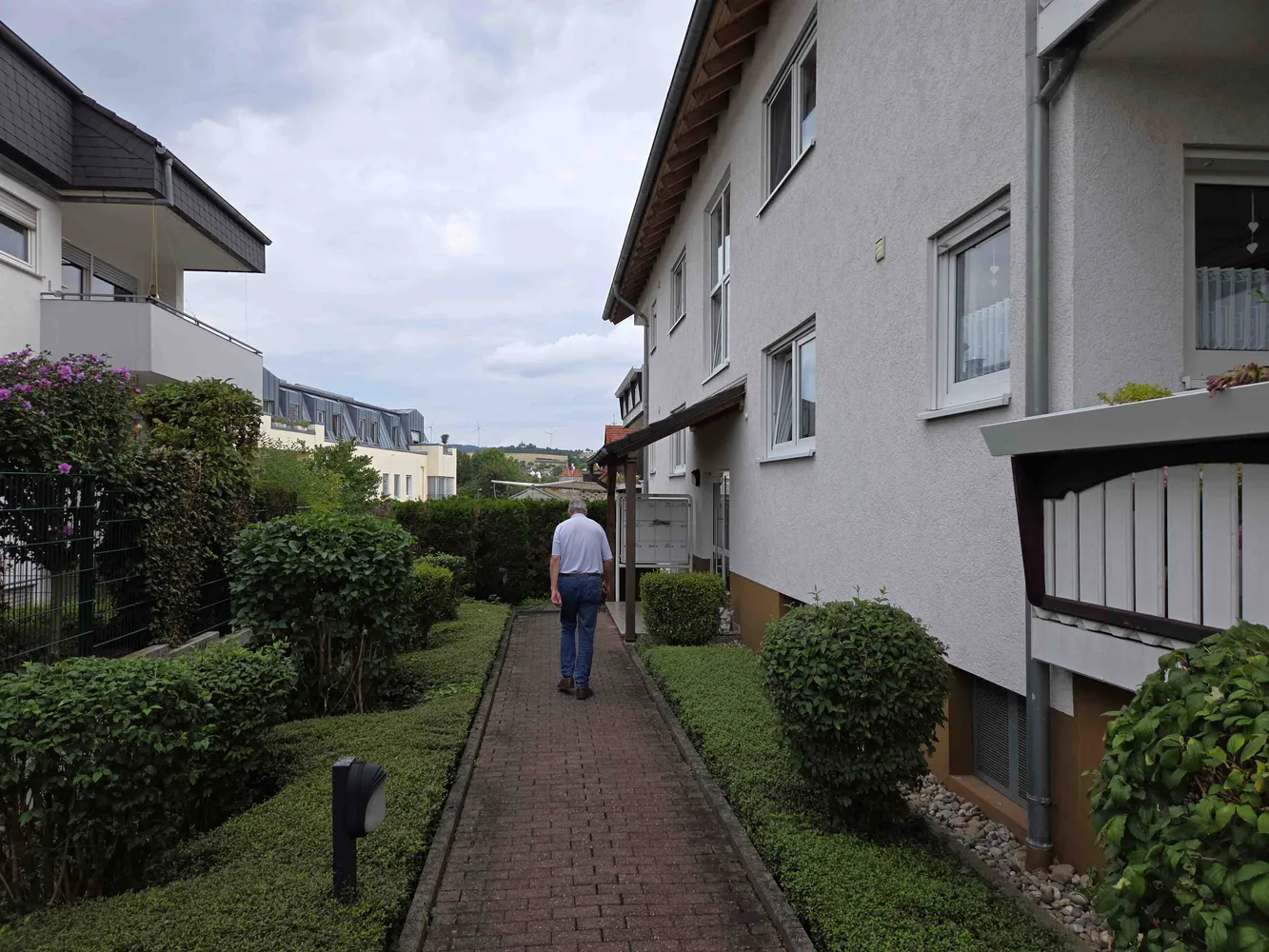 Ruhige, verkehrsgünstige 3-Zi. Whg. mit Balkon in Bad Camberg, Limburg Weilburg Kreis – Bild 4