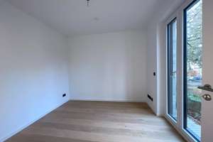 Modernes Stadthaus mit Terrasse, Balkon, Hobbyraum und Stellplatz in Obermenzing – 81245 Obermenzing, München – Vorschaubild 8