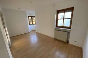 Charmantes, frisch renoviertes   4-Zimmer Eck-Haus in München-Obermenzing – Rathochstraße 9, 81247 Obermenzing, München – Vorschaubild 18