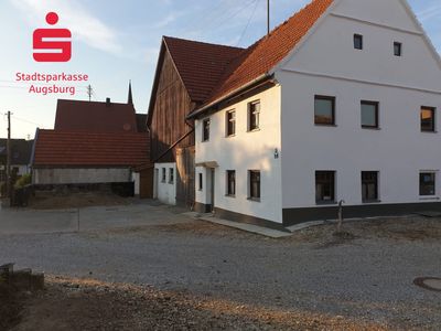 3 Familienhaus und stark renovierungsbedürftiges Einfamilienhaus