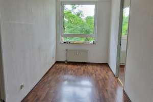 Schöne 3,5 Zimmer Wohnung in zentraler Lage (2 Badezimmer im Jahr 2016 modernisiert) – Niehler Straße 296, 50735 Niehl, Köln – Vorschaubild 4