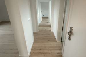 Wohnen im kernsanierten KFW 70 Haus : 2,5-Zimmer-Dachgeschosswohnung in Köln-Dellbrück – Hagedornstraße 22, 51069 Dellbrück, Köln – Vorschaubild 6