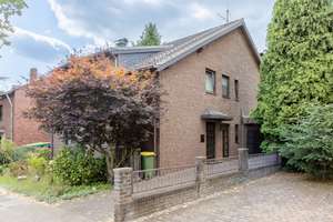 Großzügiges Zweifamilienhaus im schönen Oberhausen-Osterfeld – Die vollständige Adresse der Immobilie erhältst du vom Anbieter., 46117 Heide, Oberhausen – Vorschaubild 2