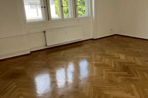 Musikerviertel,sonnige 2-Zi-Wohnung, Wohnküche,Bad,Parkettt, 1.OG