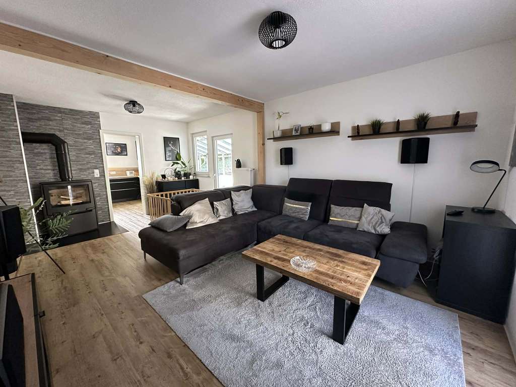 Immobilie in Alpirsbach - Laufend modernisiertes Einfamilienhaus mit Geschichte und Wohnkomfort in Alpirsbach - Bild 4