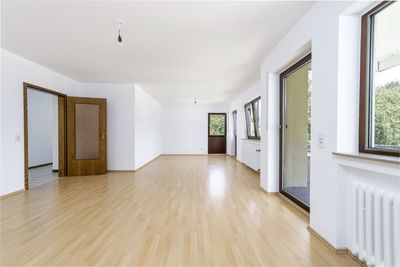 Großzügige WG mit 2 Balkonen & Weinbergblick | 91 m² | Trier Olewig