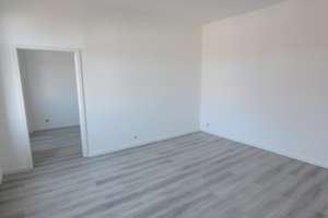 2 Raum -  Dachgeschosswohnung in Sudenburg – Helmstedter Straße 57, 39112 Sudenburg, Magdeburg – Vorschaubild 6