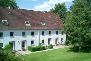 Bezugsfreie und lichtdurchflutete 2-Zimmer-Wohnung mit eigenem PKW-Stellplatz – Kiel – Vorschaubild 1