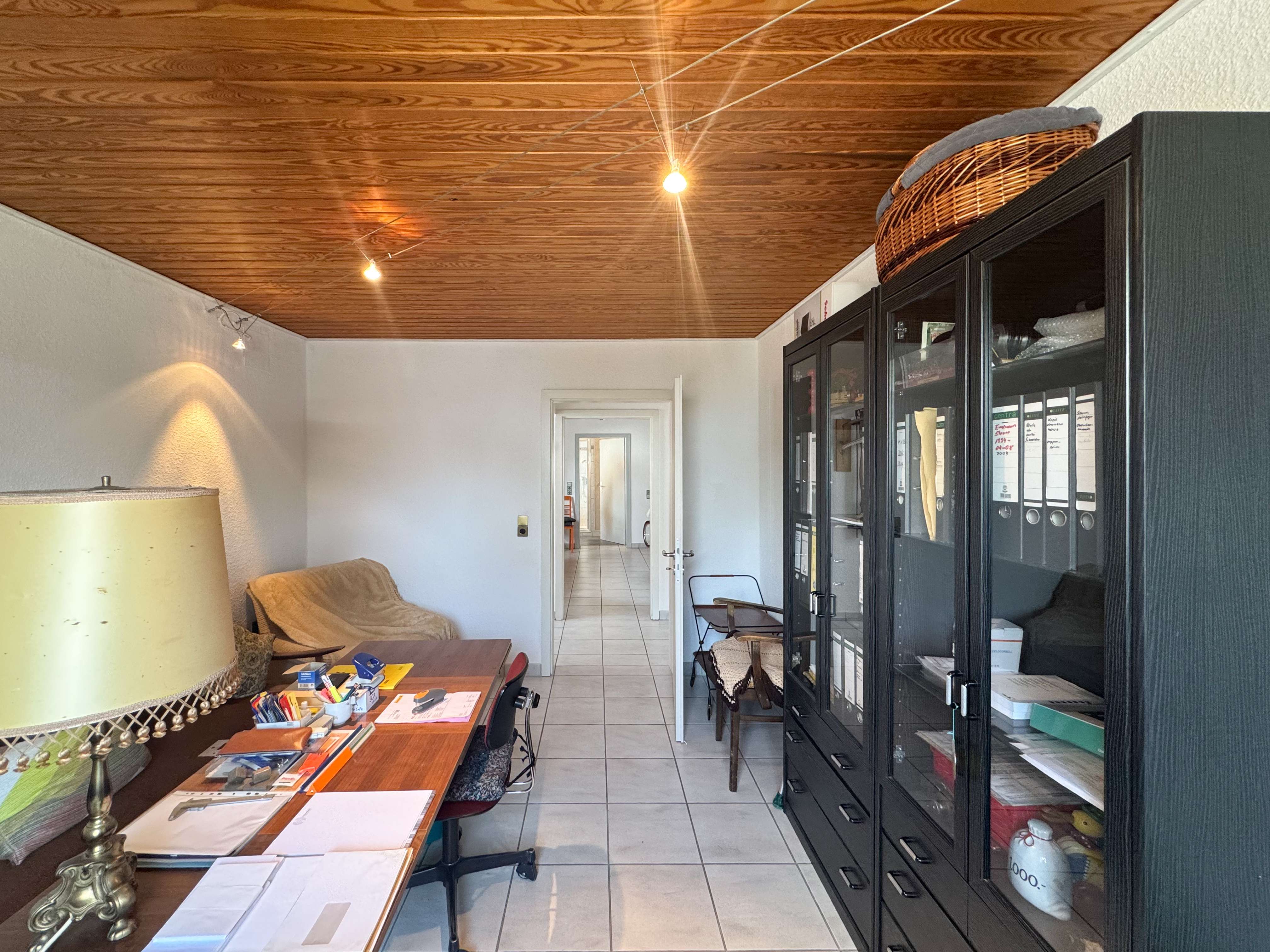 Immobilie in Riedstadt - Großzügiges und gepflegtes Zweifamilienhaus mit Garten, Terrasse, und Garagen sowie Ausbaupotenzial - Bild 25