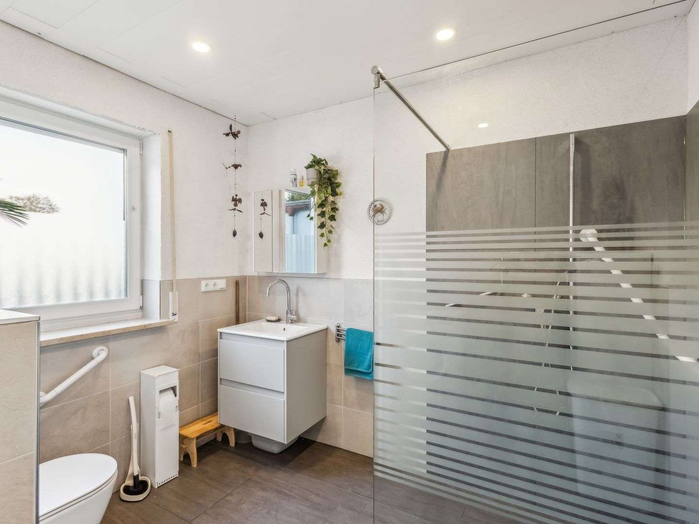 Immobilie in Adelzhausen - Top saniertes Mehrgenerationenhaus mit Gewerbeeinheit in Adelzhausen - Bild 10