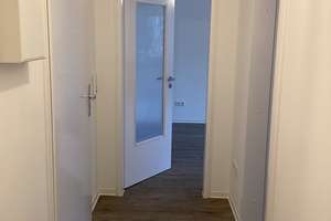 Wohnen mit Weitblick: renovierte 2-Zimmer-Wohnung mit Balkon! – Kennedystr. 16, 82178 Puchheim – Vorschaubild 7