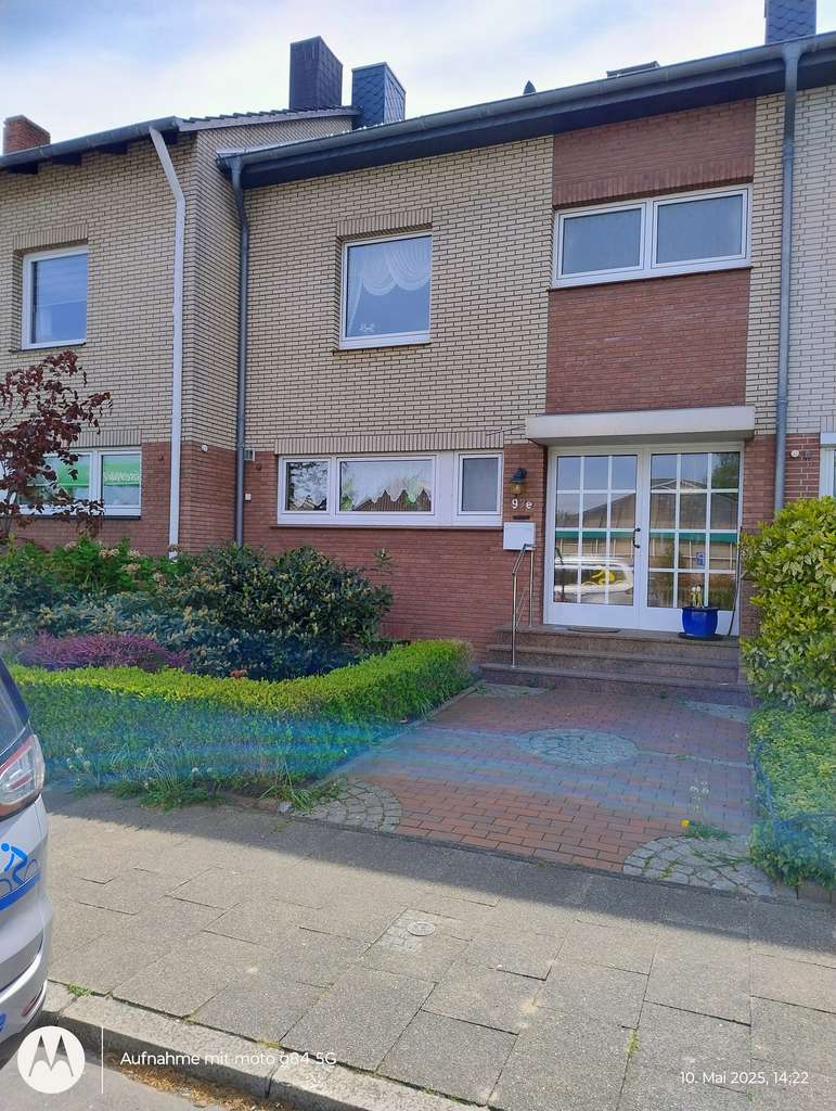 Reihenmittelhaus mit Garage in Bremerhaven-Wulsdorf