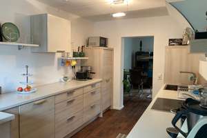Modernes Wohlfühlhaus mit Garten, Whirlpool, Kamin & zusätzlichem Homeoffice Bereich – Rathausstr. 5, 68642 Bürstadt – Vorschaubild 3
