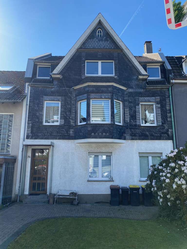 Wohnhaus mit 8 Zimmern und großem Grundstück - flexibel nutzbar