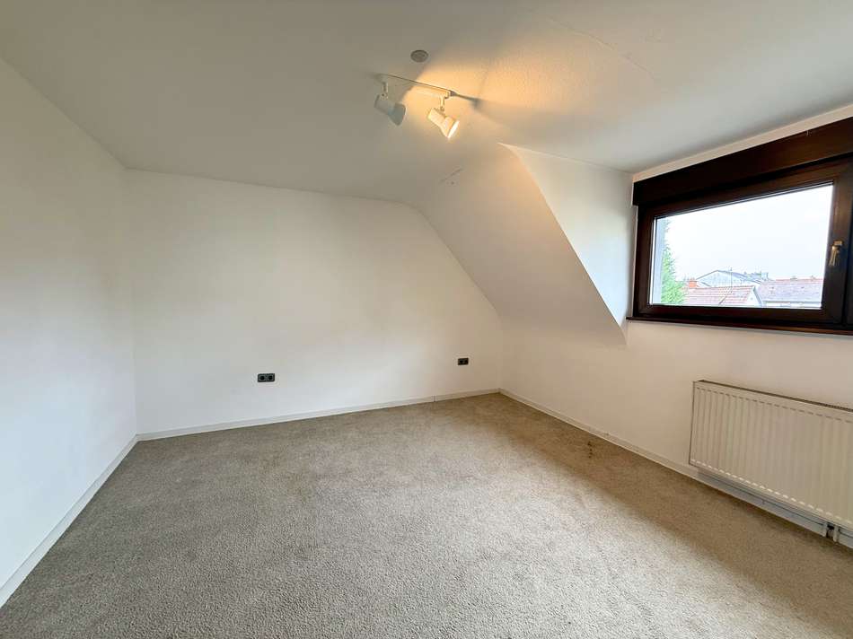 DG-Wohnung: Schlafzimmer