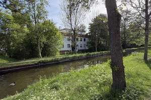 Großzügige 3-Zimmer Hochparterre-Wohnung direkt am Nymphenburger Kanal – Die vollständige Adresse der Immobilie erhältst du vom Anbieter., 81245 Obermenzing, München – Vorschaubild 3