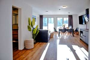 KFW70 Standard, Vermietung an Feriengäste gestattet, 2 Schlafzimmer, vollständige Design-Möblierung