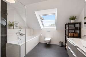 Maisonette-Wohnung Zuffenhausen: 4,5 Zimmer mit Balkon und Blick ins Grüne – Die vollständige Adresse der Immobilie erhältst du vom Anbieter., 70435 Zuffenhausen-Mönchsberg, Stuttgart – Vorschaubild 9