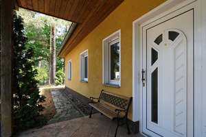 "Großzügiges Landhaus mit Kamin, Garage, Pool und ca. 1.000 m² Grund in Falkenhagen, prov. frei" – Ruppiner Straße 105, 14612 Falkensee – Vorschaubild 4