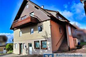 Wohnhaus mit Einliegerwohnung, Garage und Scheune in ruhiger Lage und ländlicher Umgebung. – Die vollständige Adresse der Immobilie erhältst du vom Anbieter., 75389 Neuweiler – Vorschaubild 1