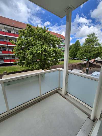 ERSTBEZUG ab sofort! Tolle, kleine 2- Raum-Wohnungen in komplett modernisiertem Wohnhaus