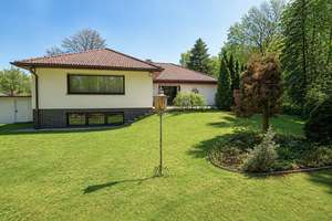 Bezugsfrei: Stilvoller Bungalow am Waldrand – 280 m² Wohn-/Nutzfläche – Die vollständige Adresse der Immobilie erhältst du vom Anbieter., 12307 Lichtenrade, Berlin – Vorschaubild 24
