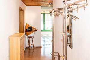 Freiraum und Vielfalt: Einfamilienhaus mit Einliegerwohnung und Garten – Die vollständige Adresse der Immobilie erhältst du vom Anbieter., 93413 Cham – Vorschaubild 25