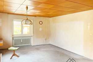 Ländlicher 3-Seiten-Hof zur Sanierung – Wohnhaus, Hofareal, Stallungen und 5.000 m² Wald! – Neustadt a.d. Aisch-Bad Windsheim (Kreis) – Vorschaubild 6