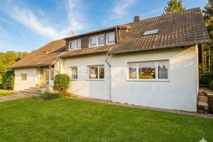 Mehrfamilienhaus mit parkähnlichem Grundstück und Bebauungspotenzial in ruhiger Ortsrandlage – Die vollständige Adresse der Immobilie erhältst du vom Anbieter., 66287 Quierschied – Vorschaubild 2