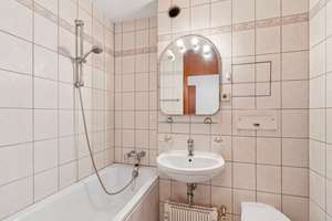 Bogenhausen: Helle 1-Zi-Wohnung (34 m²)  + Hobbyraum (36 m²) mit Terrasse – Homeoffice/Atelier – Höslstraße 30, 81927 Englschalking, München – Vorschaubild 2