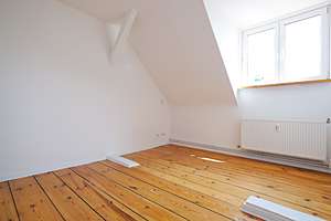 ERSTKLASSIGER STUCKALTBAU AM KURFÜRSTENDAMM + BALKON  + LIFT + 3 BÄDER + EBK + 4 METER DECKENHÖHE + – MARKGRAF-ALBRECHT-STR. 14, 10711 Halensee, Berlin – Vorschaubild 16