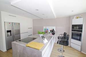 Charmantes Zweifamilienhaus mit viel Platz und Traumgarten – Die vollständige Adresse der Immobilie erhältst du vom Anbieter., 93176 Beratzhausen – Vorschaubild 1