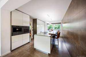 Herzogpark: Lichtdurchflutetes Familiendomizil mit schönem Garten, Balkon & luxuriöser Masteretage. – Die vollständige Adresse der Immobilie erhältst du vom Anbieter., 81925 Herzogpark, München – Vorschaubild 5