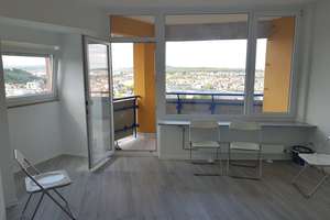 Traumhafte Aussicht: 
frisch renovierte 2-Zimmer-Wohnung 
mit Balkon 
im "Romeo & Julia"-Ensemble