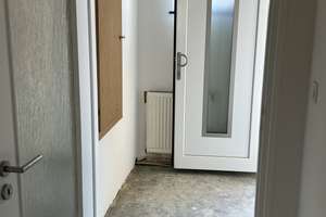 3-Zimmer-Wohnung mit Balkon, Kaminanschluss, Laubengang & Garage + Stellplatz – sofort bezugsfrei – Schweinauerstr 67, 90439 St. Leonhard, Nürnberg – Vorschaubild 4