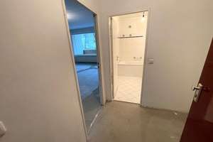 Entdecken Sie die Möglichkeiten: Renovierungsbedürftige 1-Zimmer-Wohnung! – Burgemeisterstr. 11, 12103 Tempelhof, Berlin – Vorschaubild 1